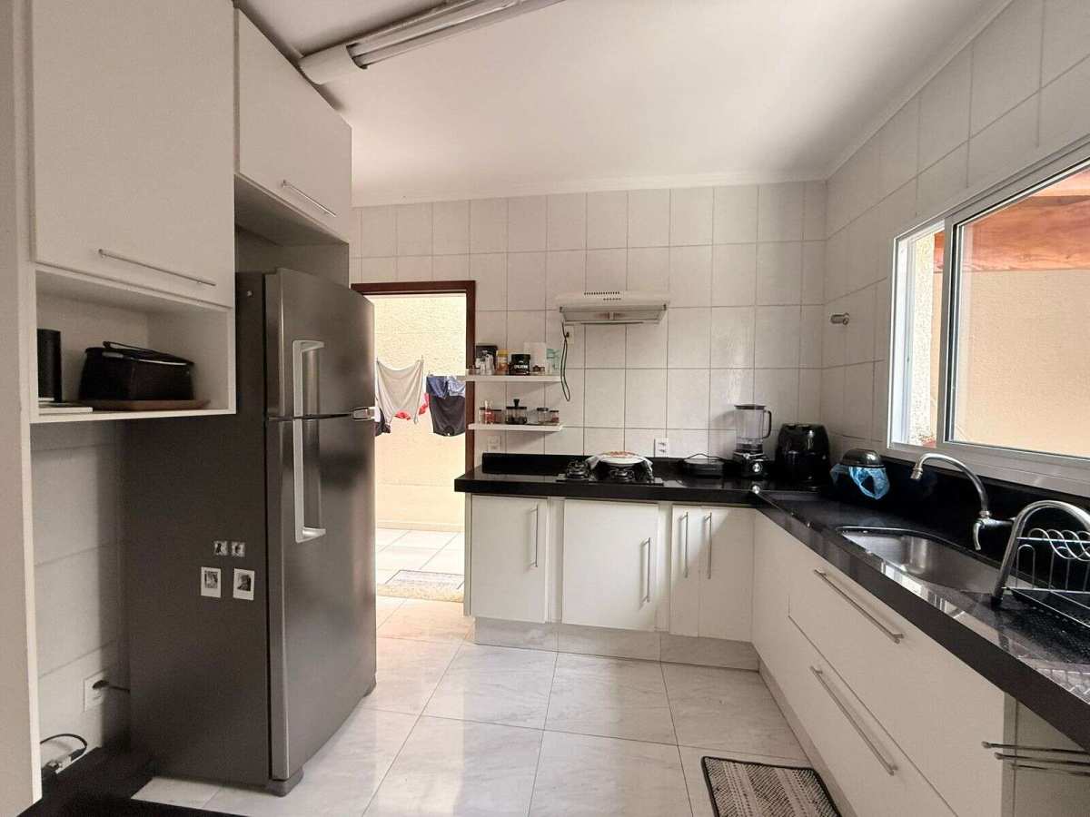  - Sobrado em condomínio à venda em Mogi das Cruzes, Vila Oliveira, com 3 quartos, 110m²