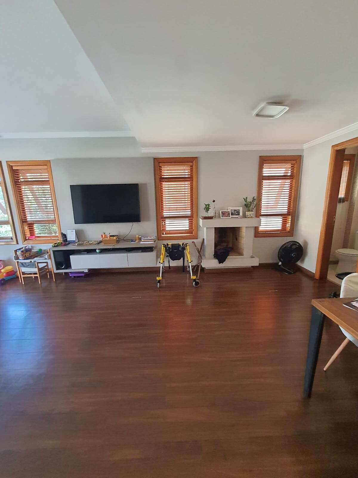  - Sobrado de condomínio à venda em Mogi das Cruzes, Vila Oliveira, com 3 quartos, 120m²