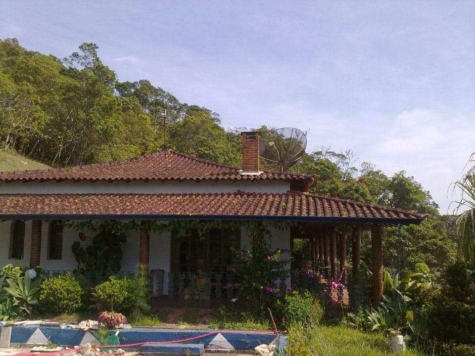 Chácara à venda com 3 quartos, 180m² - Taiaçupeba,Mogi das Cruzes