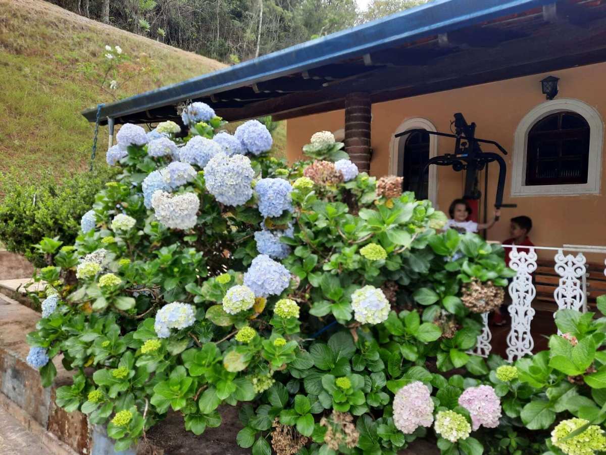Chácara à venda com 3 quartos, 180m² - Taiaçupeba,Mogi das Cruzes