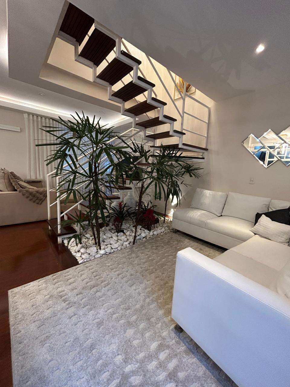 Sobrado à venda com 3 quartos, 270m² - Alto Ipiranga,Mogi das Cruzes