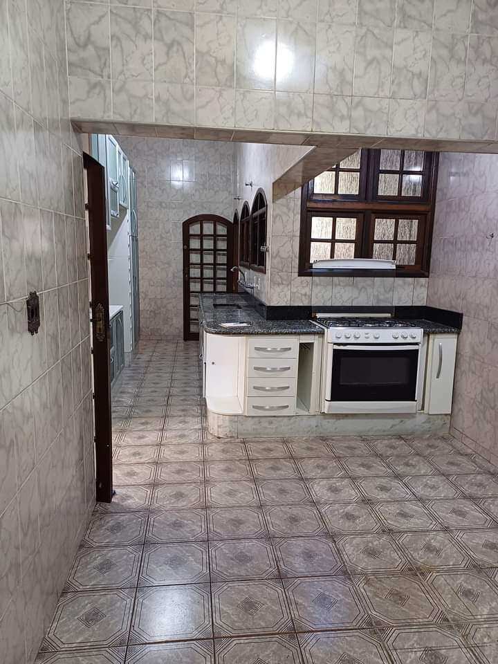 Sobrado à venda com 12 quartos, 320m² - Vila Natal,Mogi das Cruzes