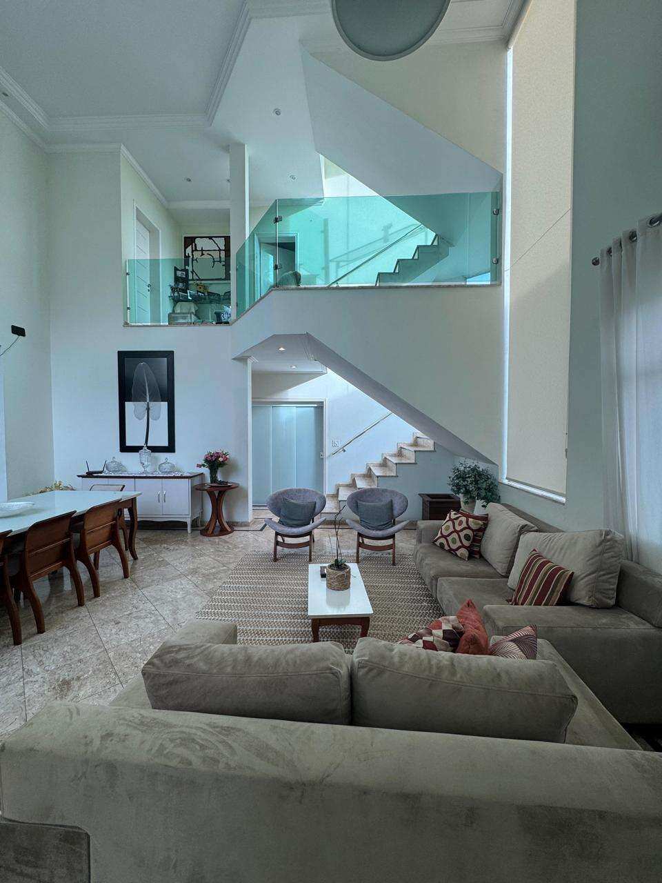 Sobrado em condomínio à venda com 4 quartos, 307m² - Jardim Rincão,Arujá