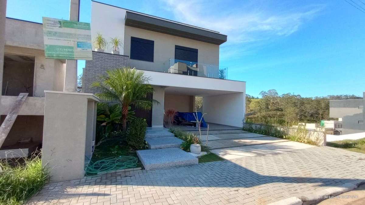 Sobrado em condomínio à venda com 3 quartos, 280m² - Cézar de Souza,Mogi das Cruzes