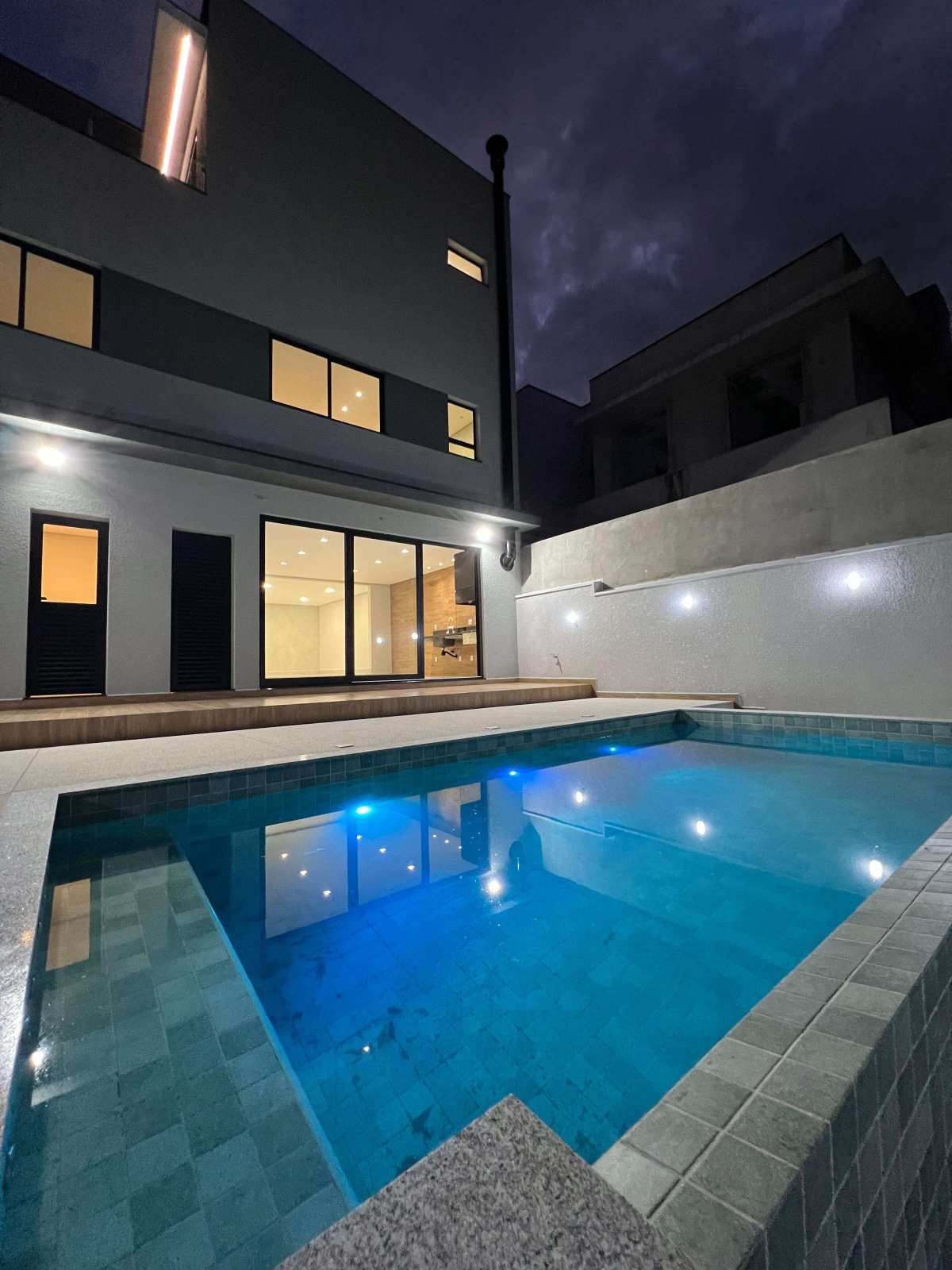 Sobrado em condomínio à venda com 3 quartos, 280m² - Cézar de Souza,Mogi das Cruzes